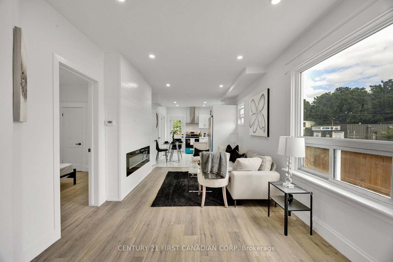 328 Oakland Avenue • London East, ON photo 8