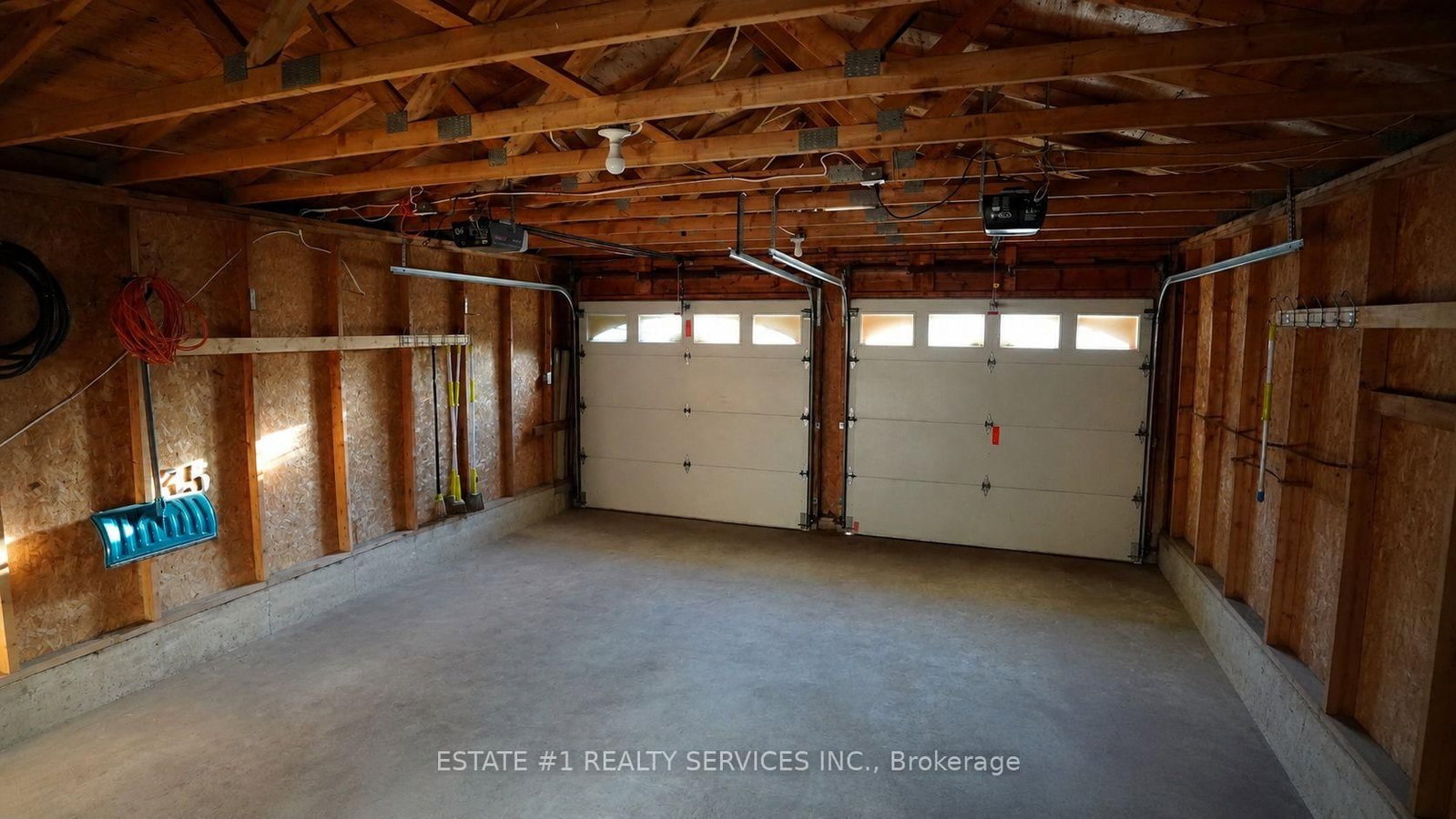 35 Golden Meadow Drive • Kitchener, ON photo 4