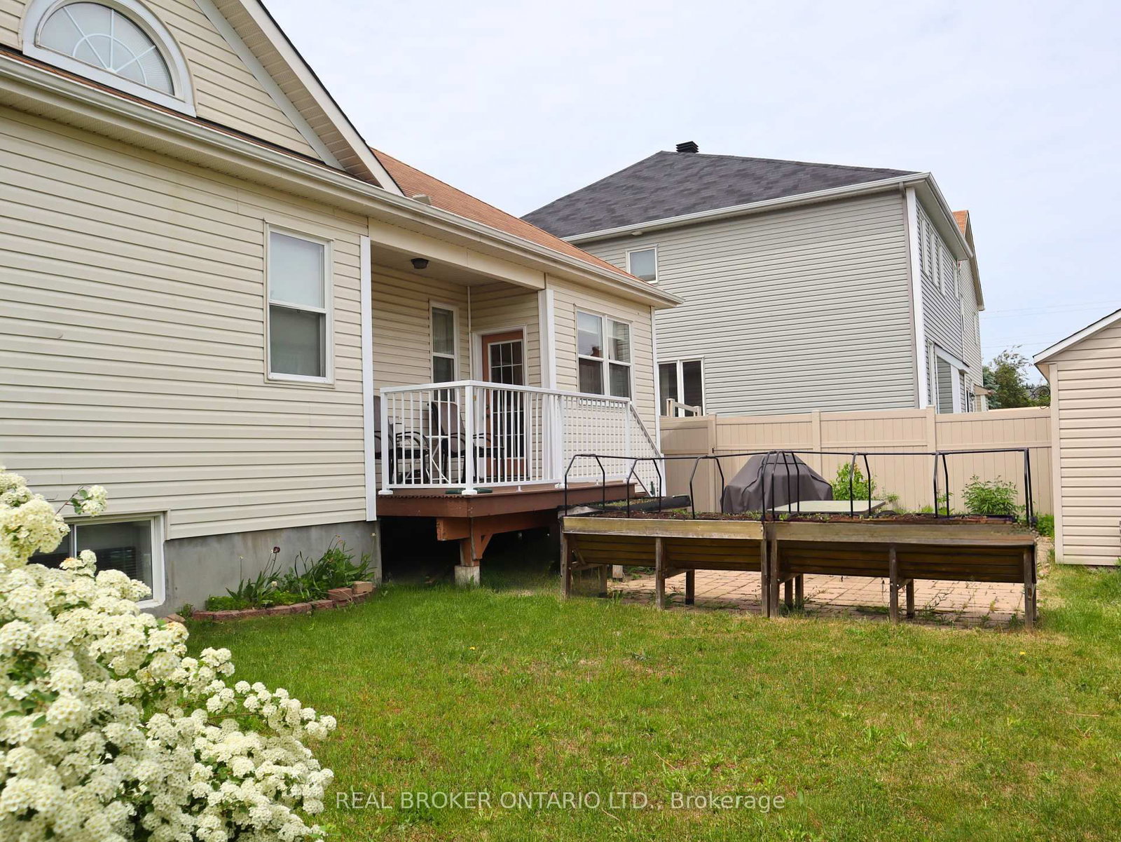 204 Hillpark High Street • Ottawa, ON photo 24