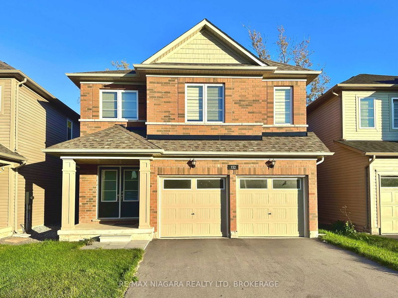 132 COTTONWOOD Crescent