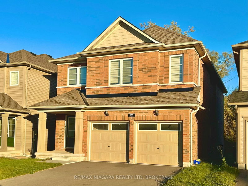 132 COTTONWOOD Crescent