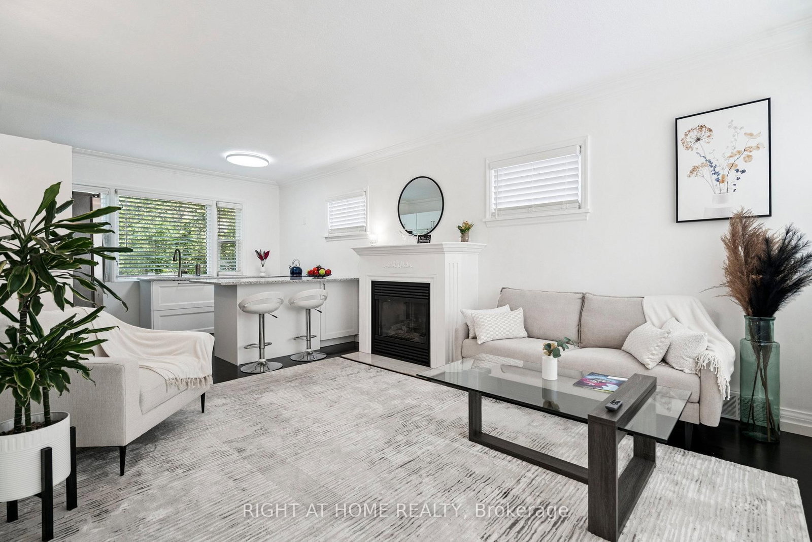 105 Glenridge Avenue • St. Catharines, ON photo 2