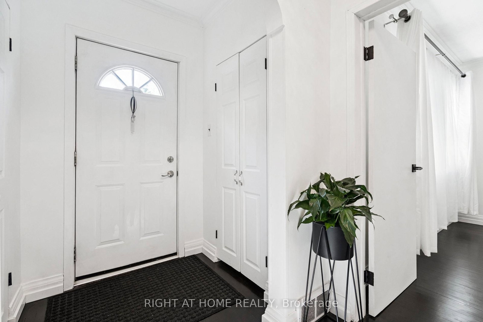 105 Glenridge Avenue • St. Catharines, ON photo 29