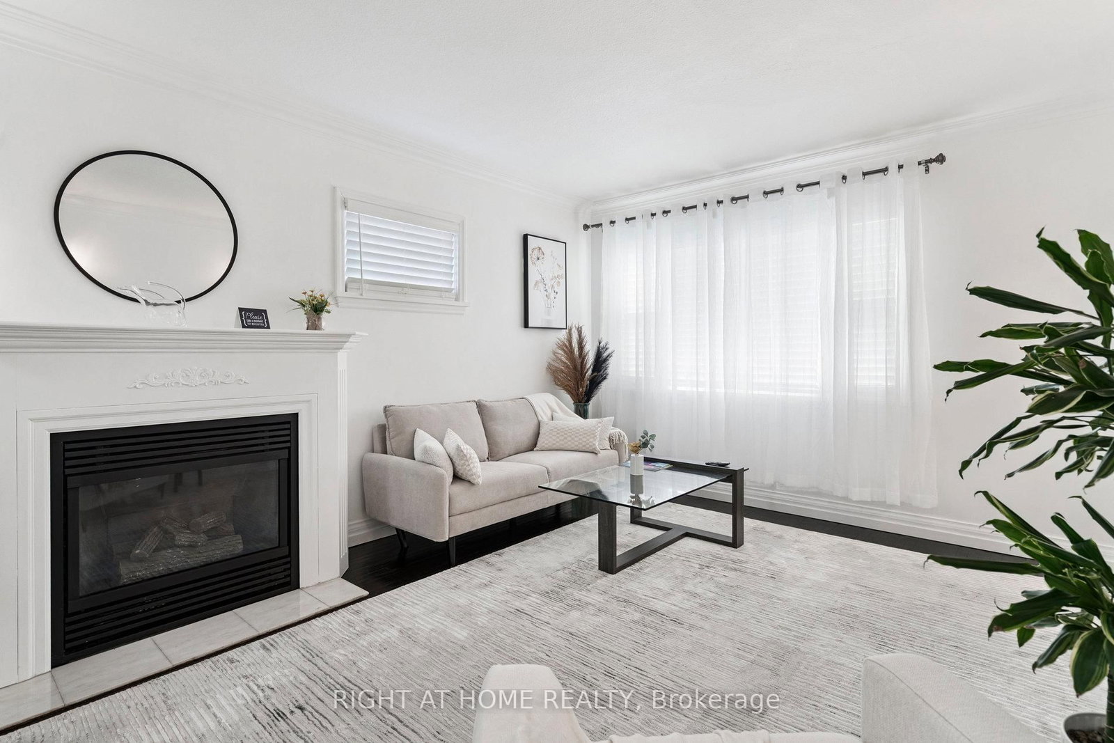 105 Glenridge Avenue • St. Catharines, ON photo 3