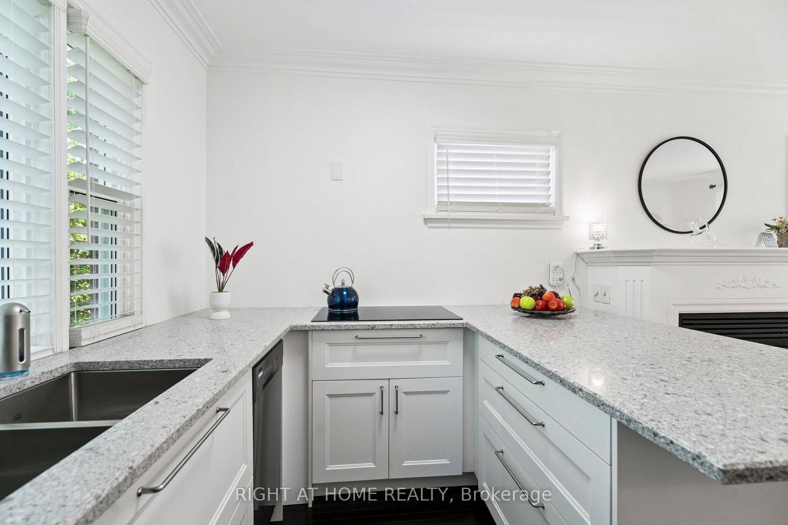 105 Glenridge Avenue • St. Catharines, ON photo 31