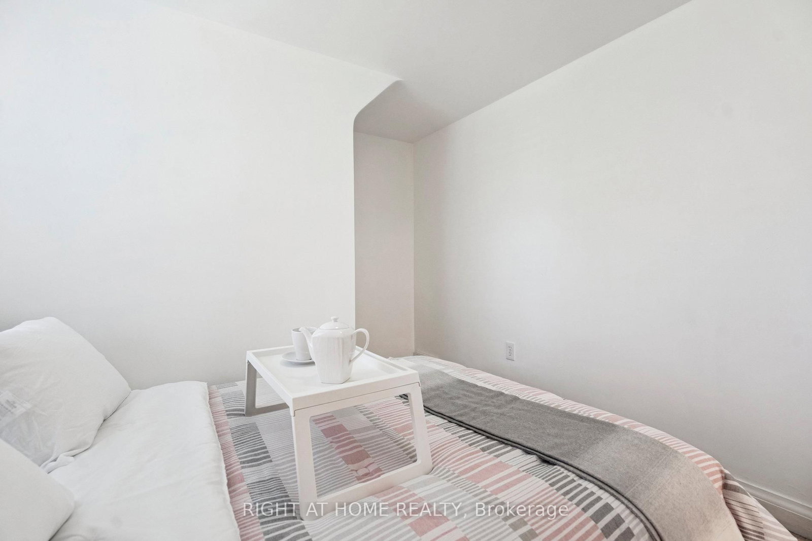 105 Glenridge Avenue • St. Catharines, ON photo 40