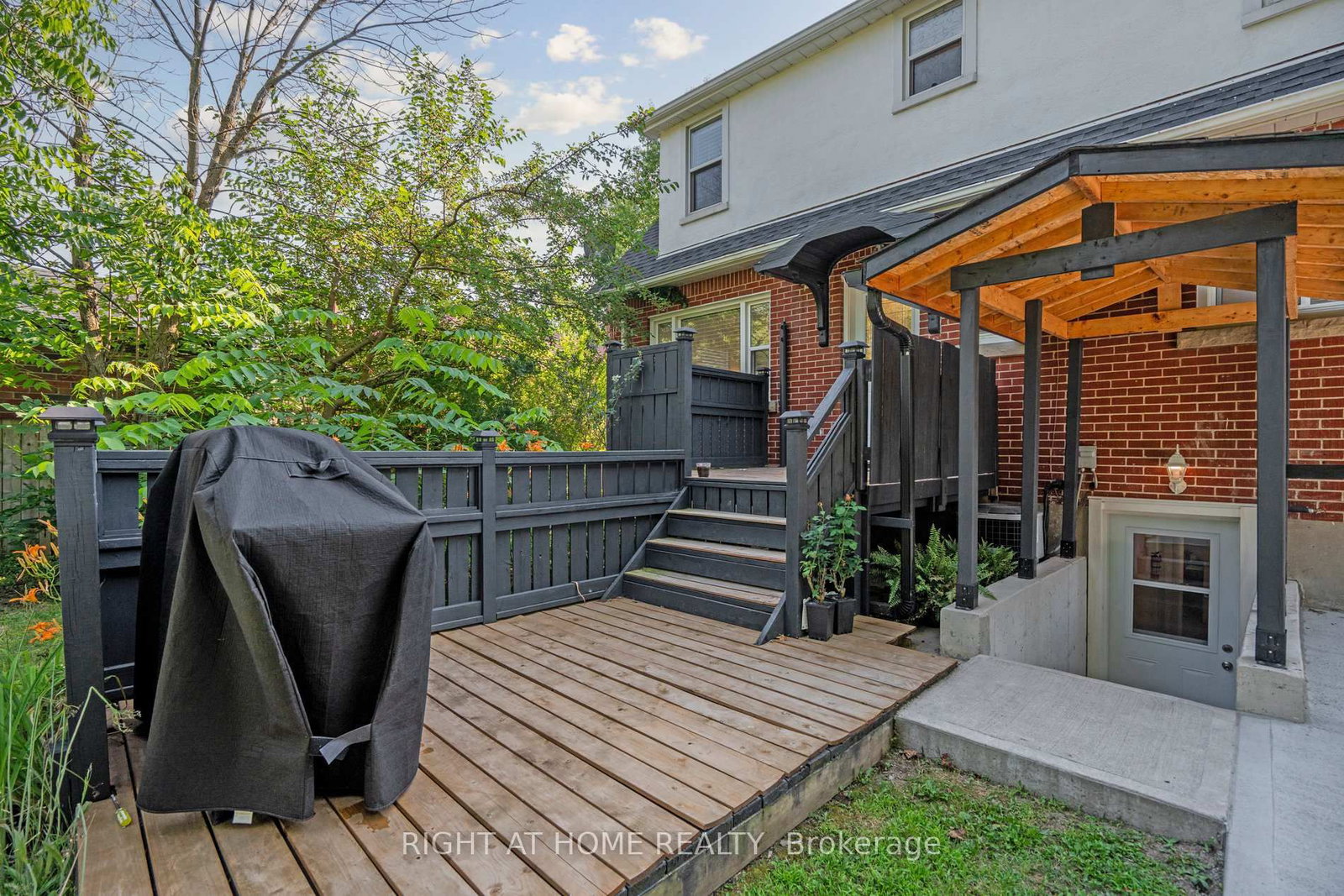 105 Glenridge Avenue • St. Catharines, ON photo 44