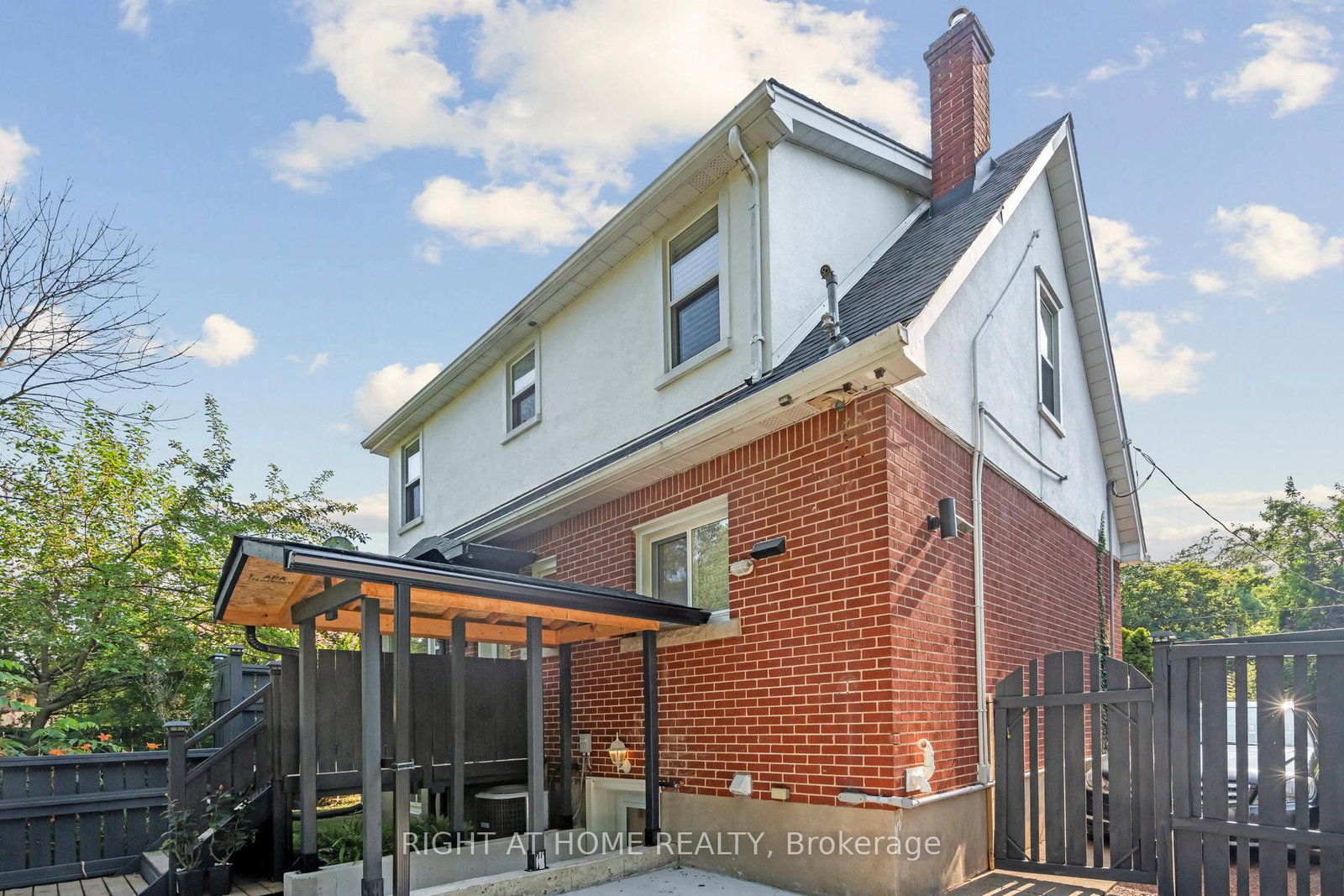 105 Glenridge Avenue • St. Catharines, ON photo 47