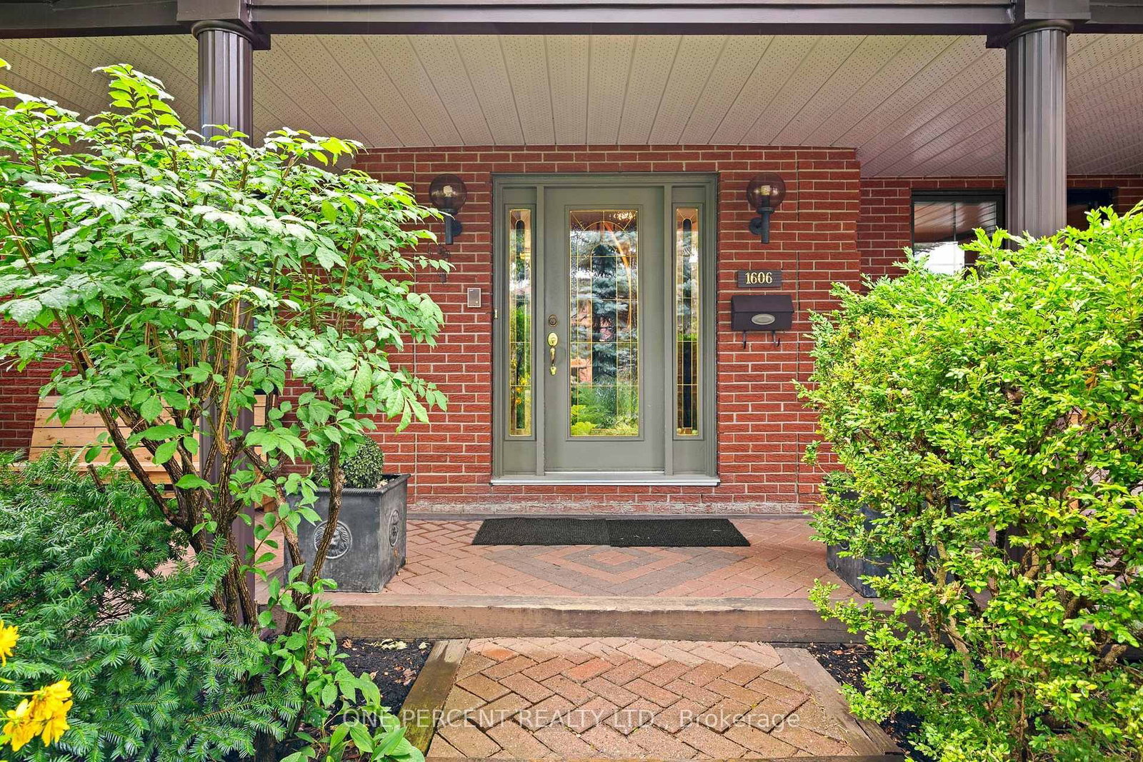 1606 Ortona Avenue • Ottawa, ON photo 4