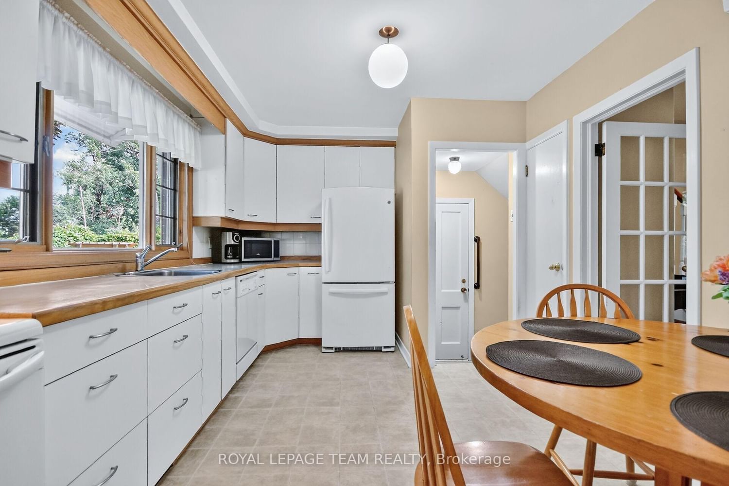 957 Winnington Avenue • Ottawa, ON photo 14