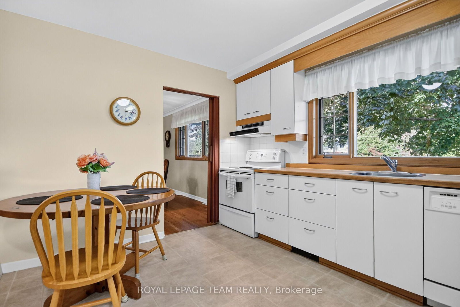 957 Winnington Avenue • Ottawa, ON photo 15