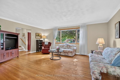 957 Winnington Avenue • Ottawa, ON photo 8