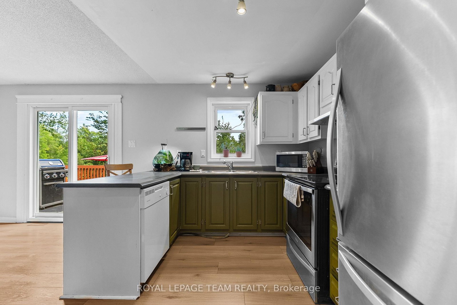 484 WYLIE Road • Deep River, ON photo 16