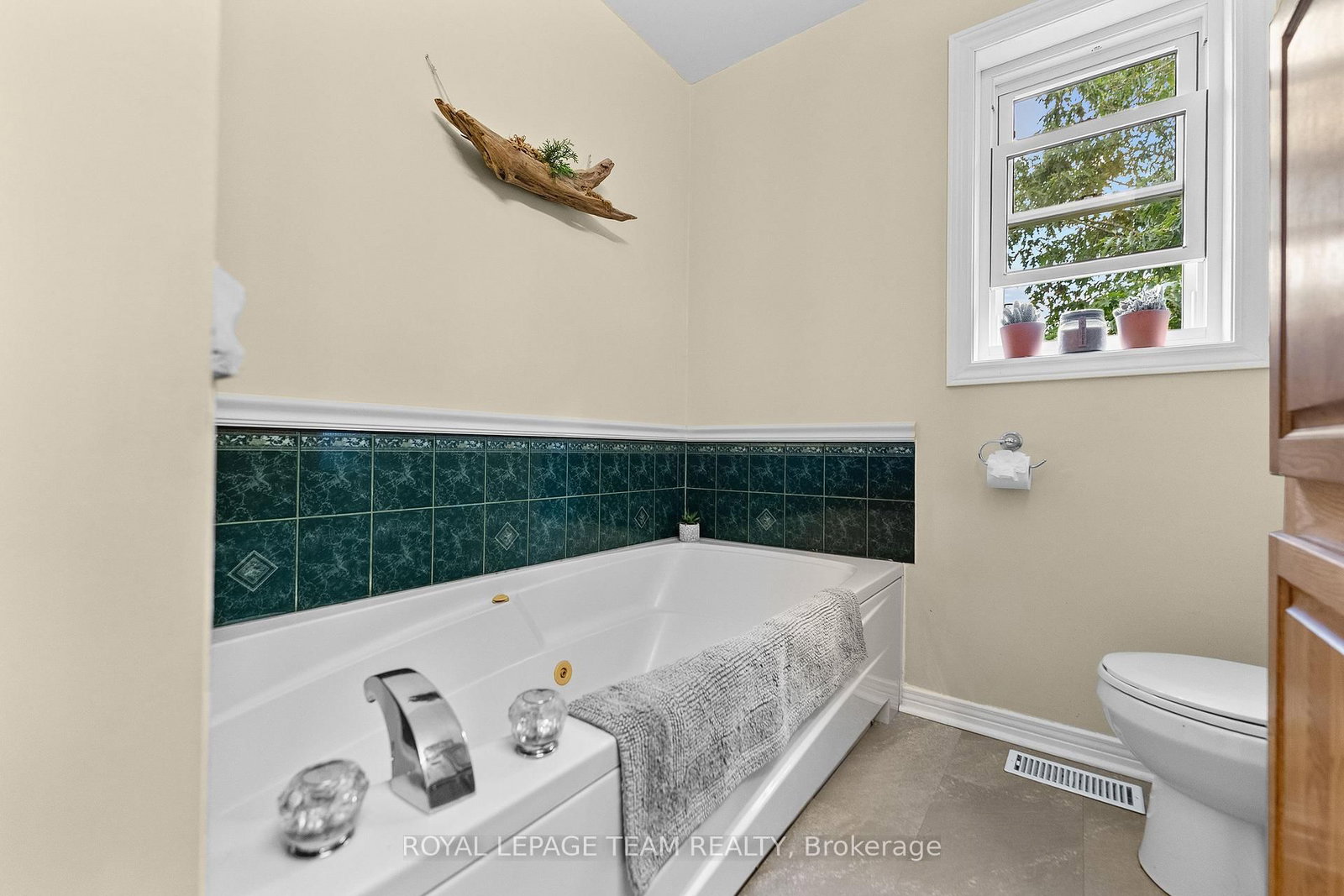 484 WYLIE Road • Deep River, ON photo 19