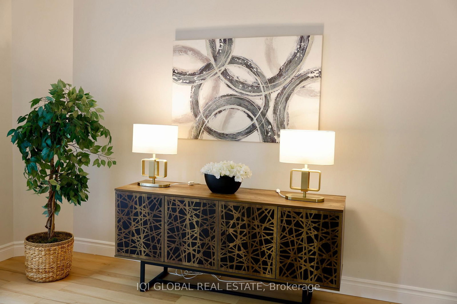 881 Blacksmith Street • London North, ON photo 3