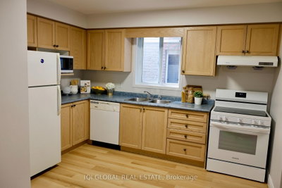 881 Blacksmith Street • London North, ON photo 6