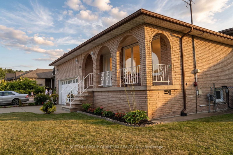 129 Margaret Ave photo 5