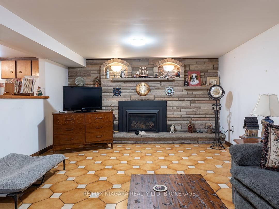 90 John Street • Port Colborne, ON photo 24