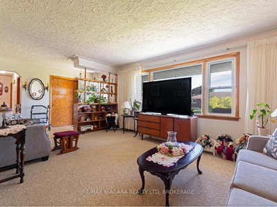 90 John Street • Port Colborne, ON photo 5