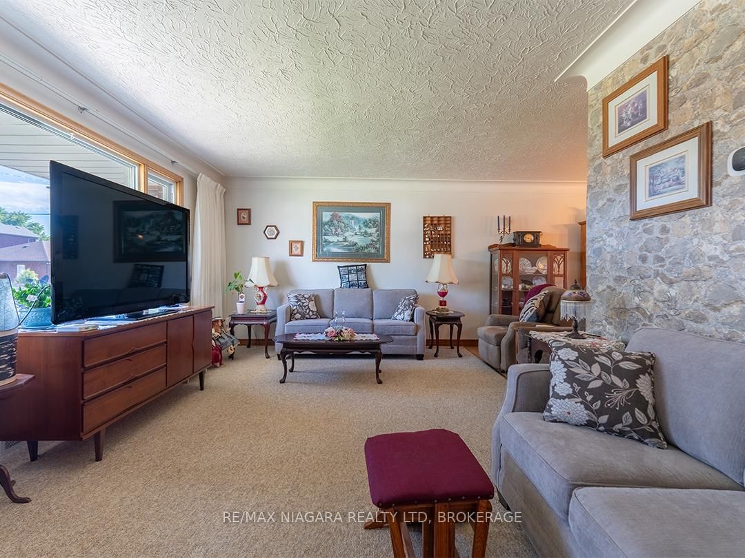 90 John Street • Port Colborne, ON photo 8