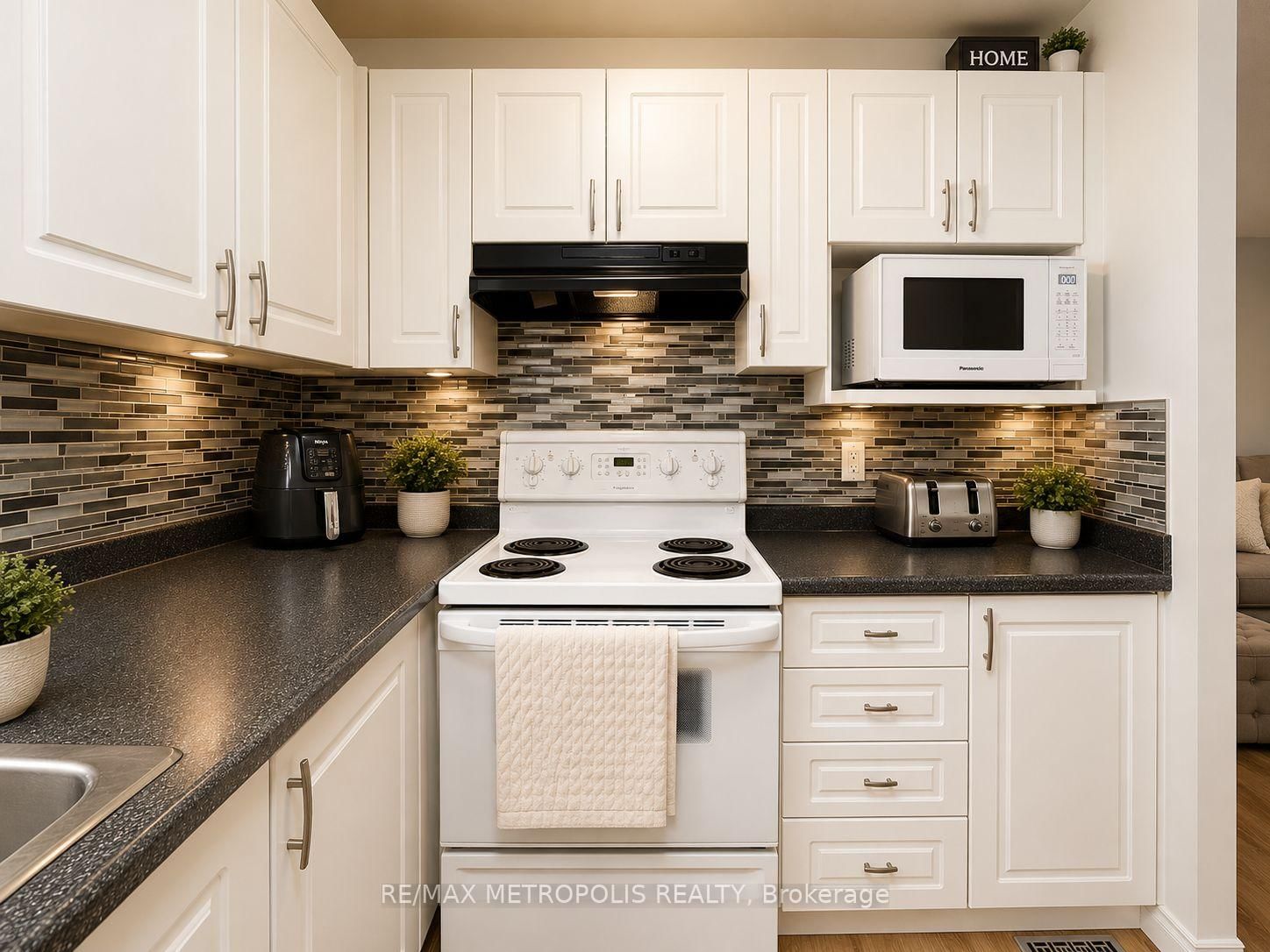 35 Phair Crescent • London South, ON photo 5