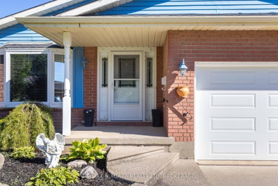 27 Andrea Drive • St. Catharines, ON photo 3