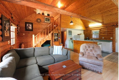 281 Shoreline Avenue • South Bruce Peninsula, ON photo 4