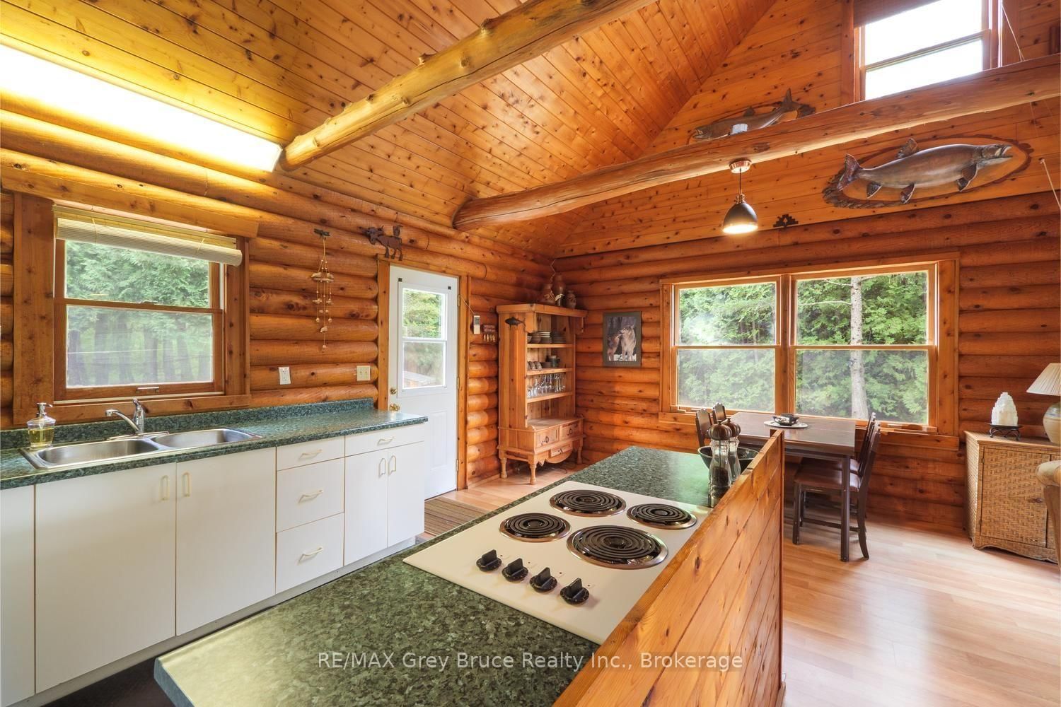 281 Shoreline Avenue • South Bruce Peninsula, ON photo 8