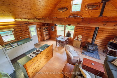 281 Shoreline Avenue • South Bruce Peninsula, ON photo 9