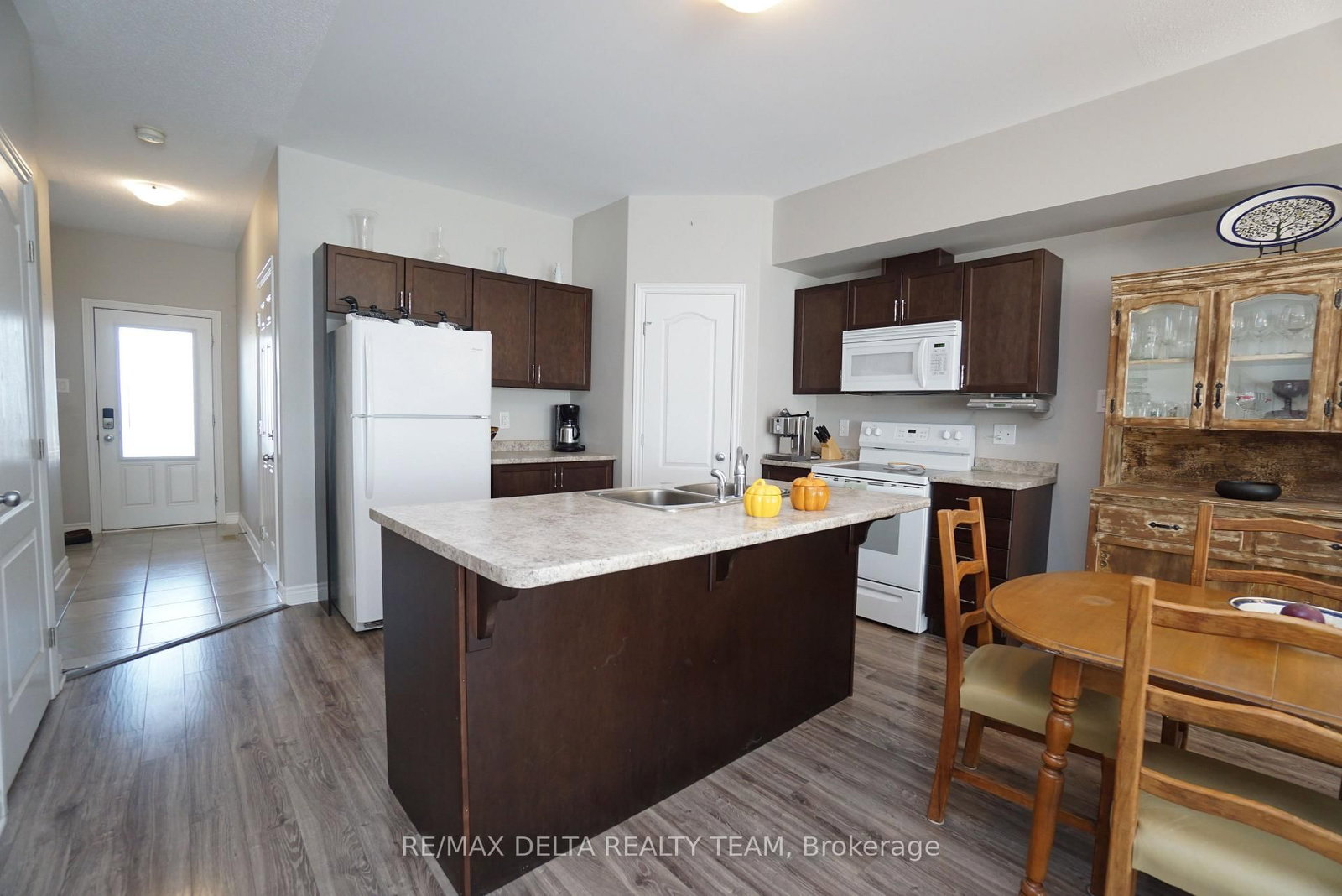 92 Bellwood Drive • Arnprior, ON photo 8