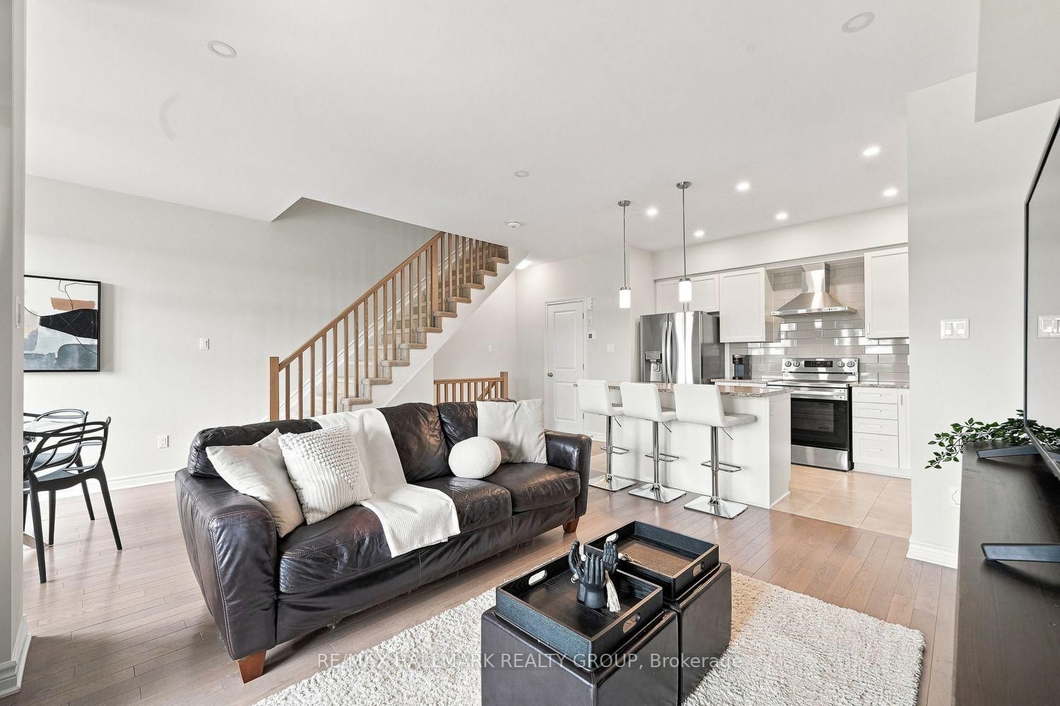 881 Couloir Road • Ottawa, ON photo 13