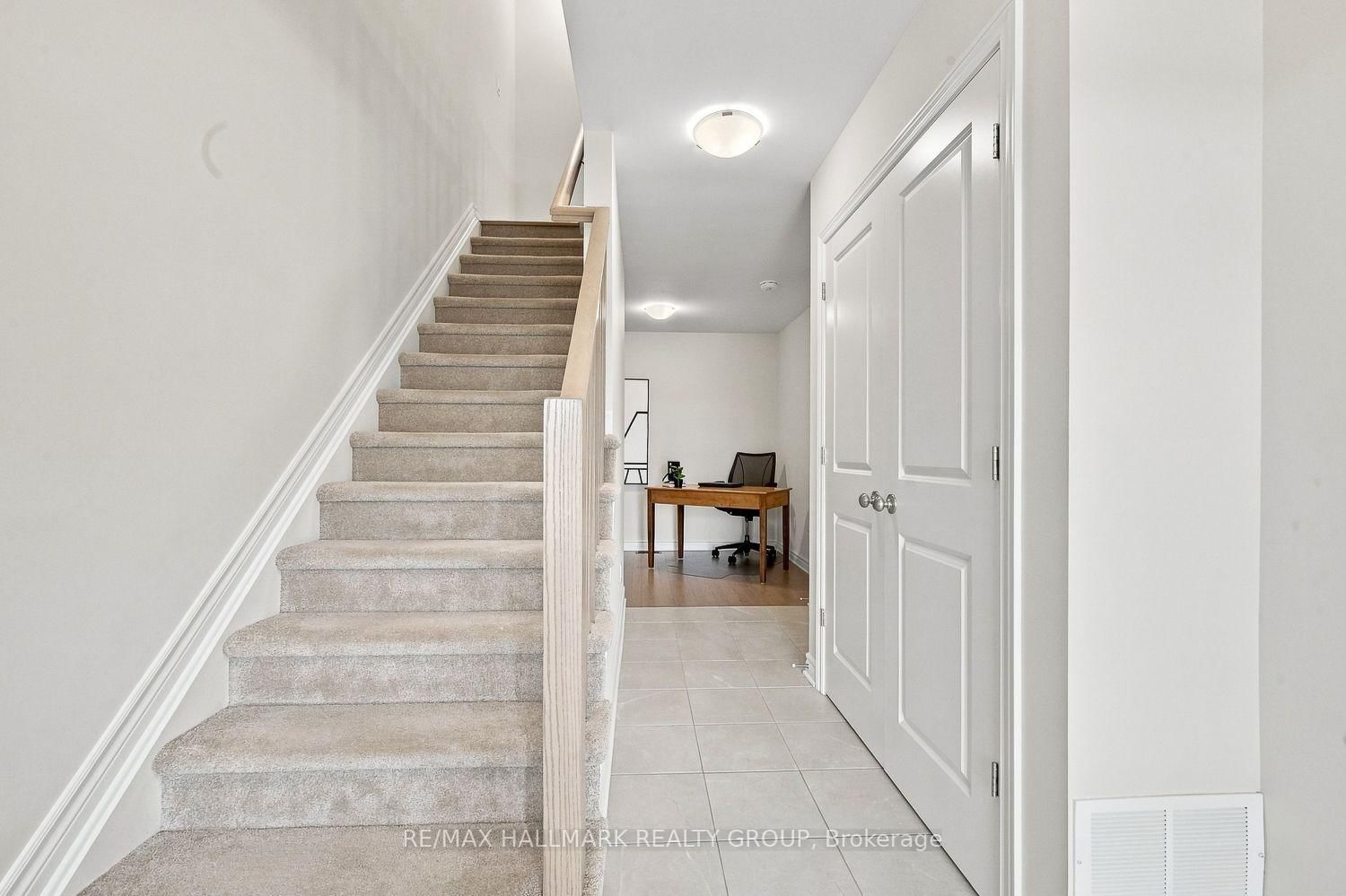 881 Couloir Road • Ottawa, ON photo 5
