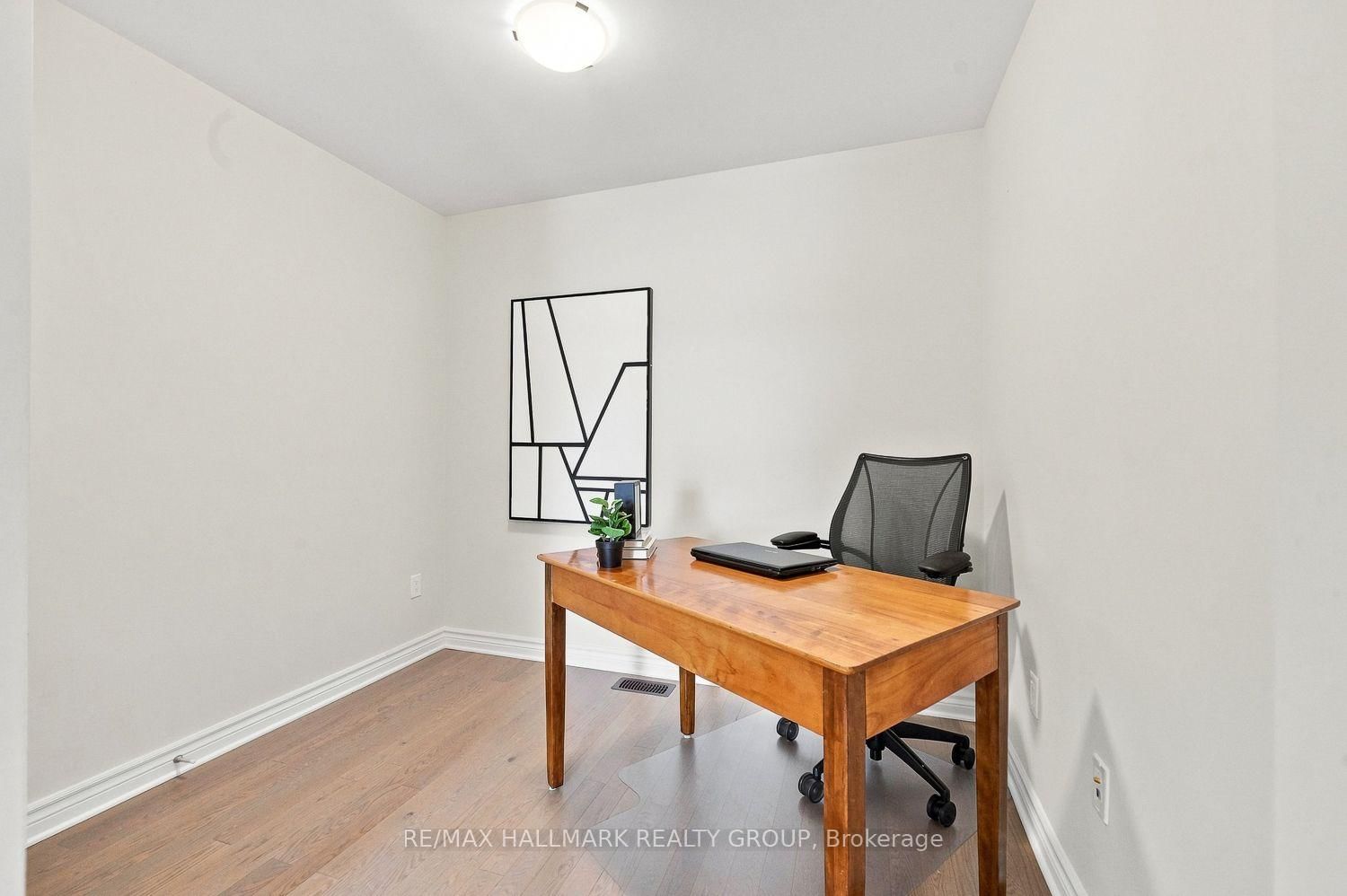 881 Couloir Road • Ottawa, ON photo 6