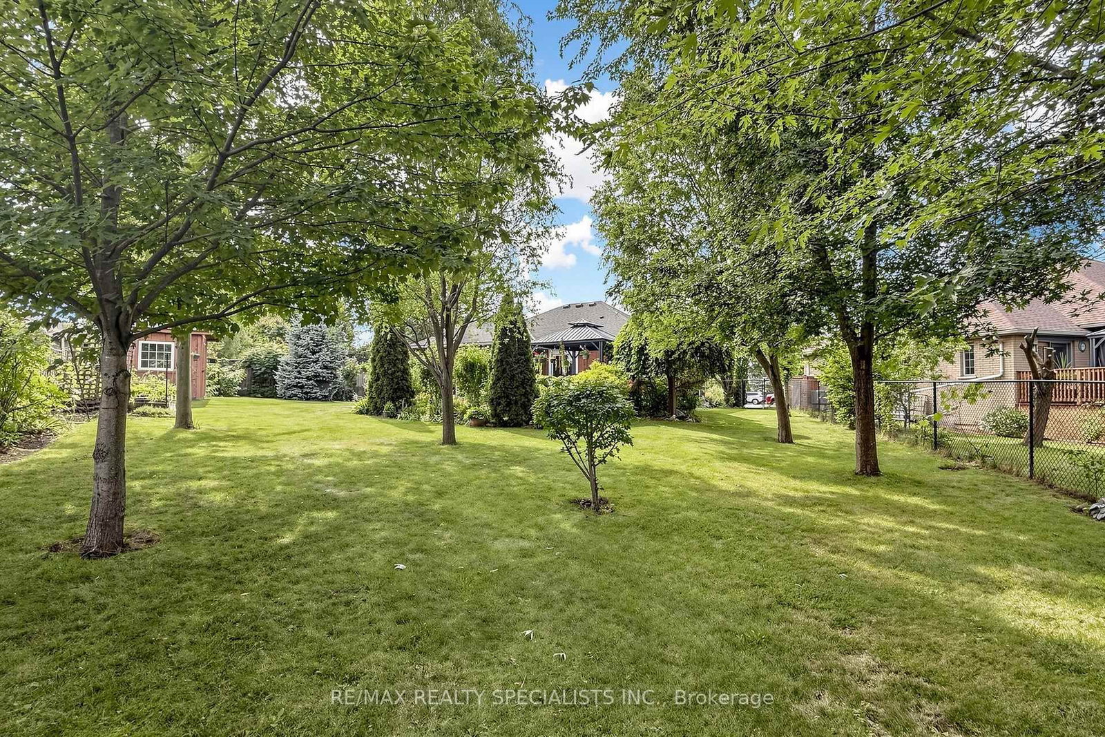 14 Kimberly Court • Brantford, ON photo 35