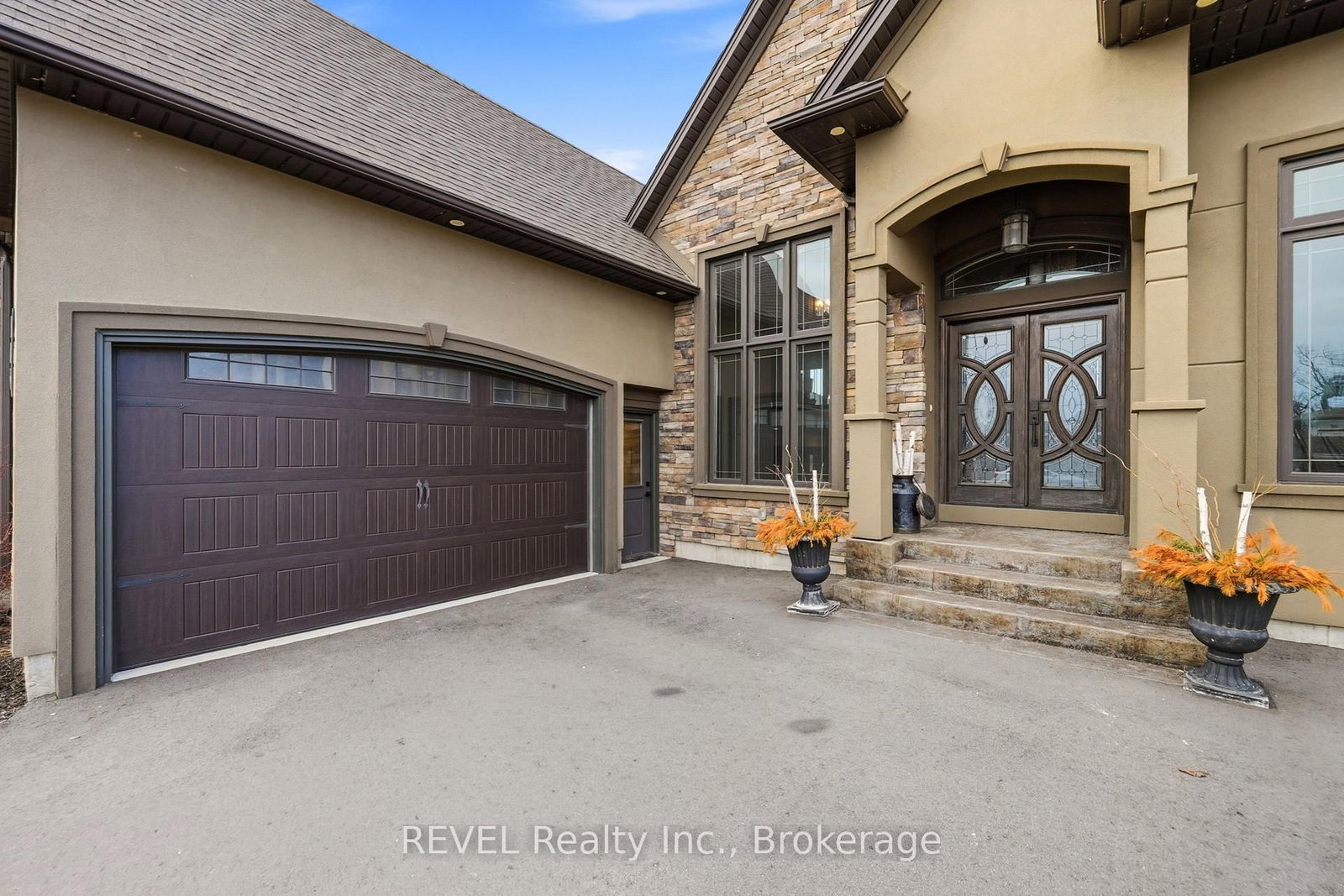 713 Clarence Street • Port Colborne, ON photo 4