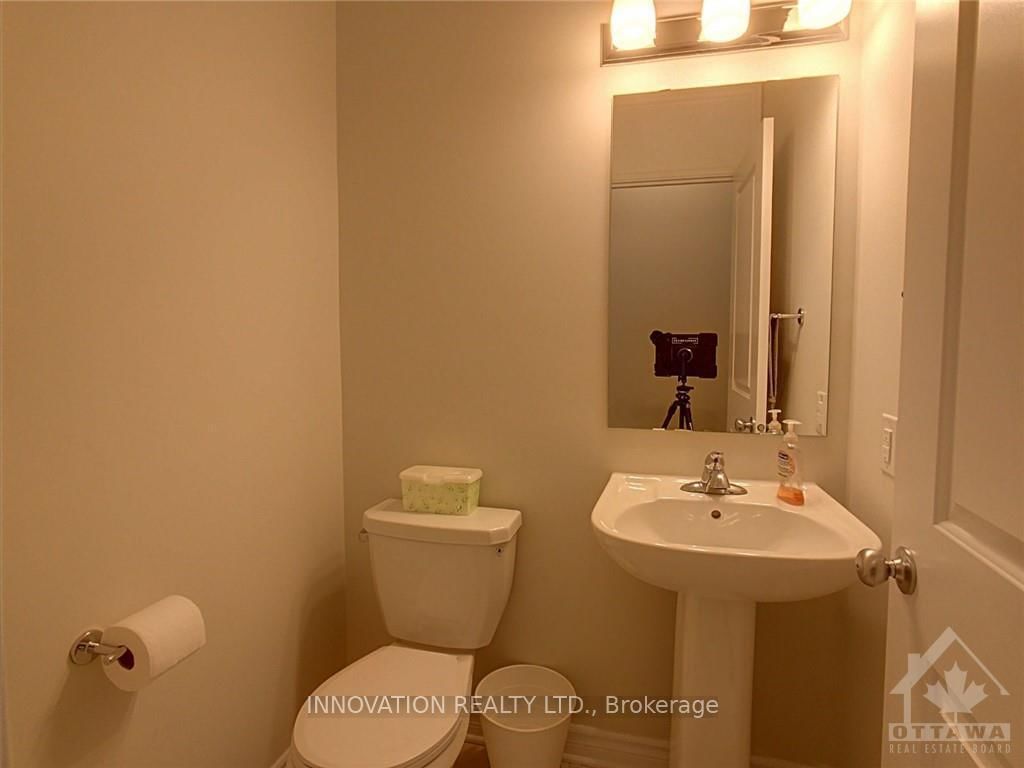 327 Barrett Farm Drive N • Ottawa, ON photo 11