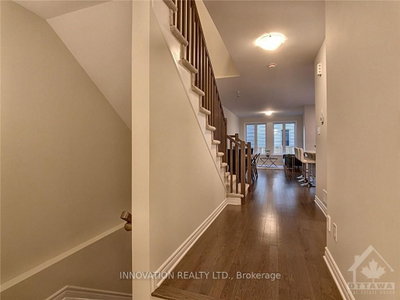 327 Barrett Farm Drive N • Ottawa, ON photo 4