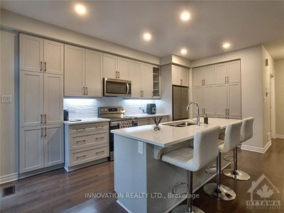 327 Barrett Farm Drive N • Ottawa, ON photo 6