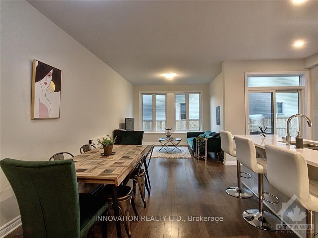 327 Barrett Farm Drive N • Ottawa, ON photo 8