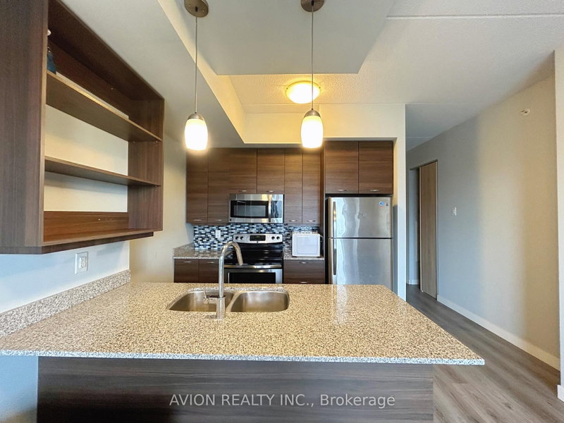606 - 318 Spruce Street