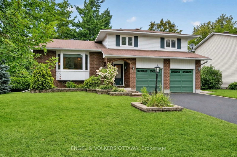 21 Stroughton Crescent