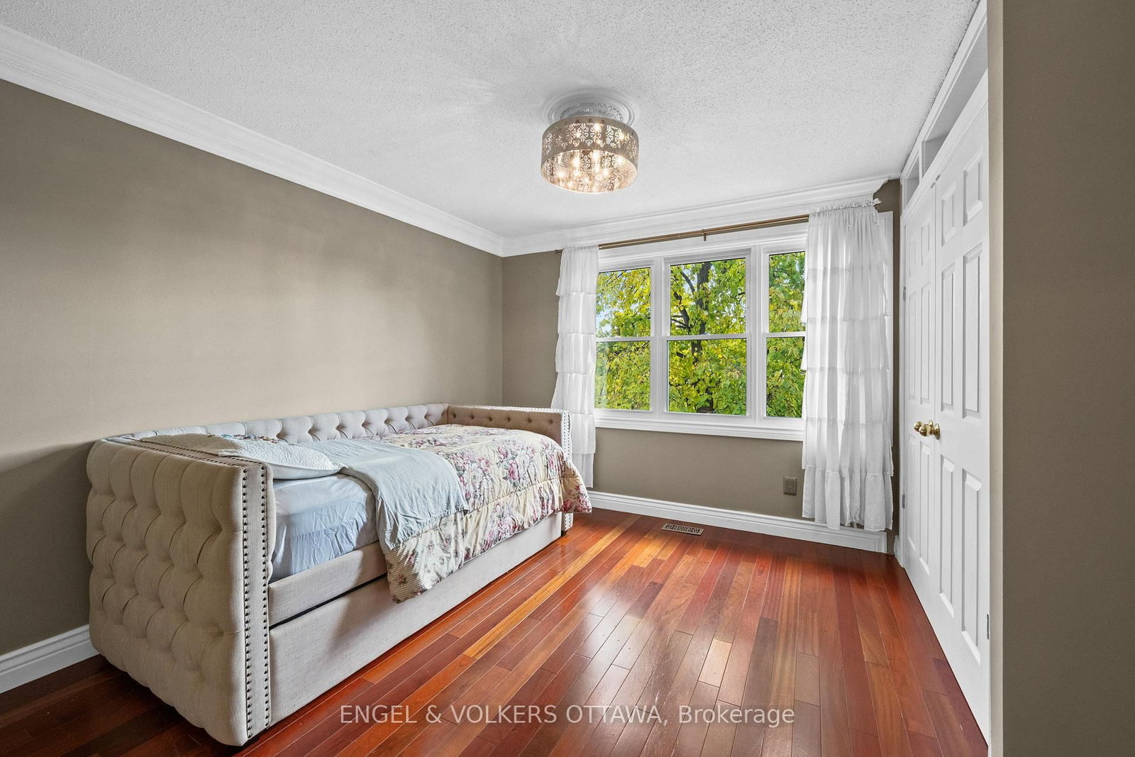 563 Merkley Drive • Ottawa, ON photo 24