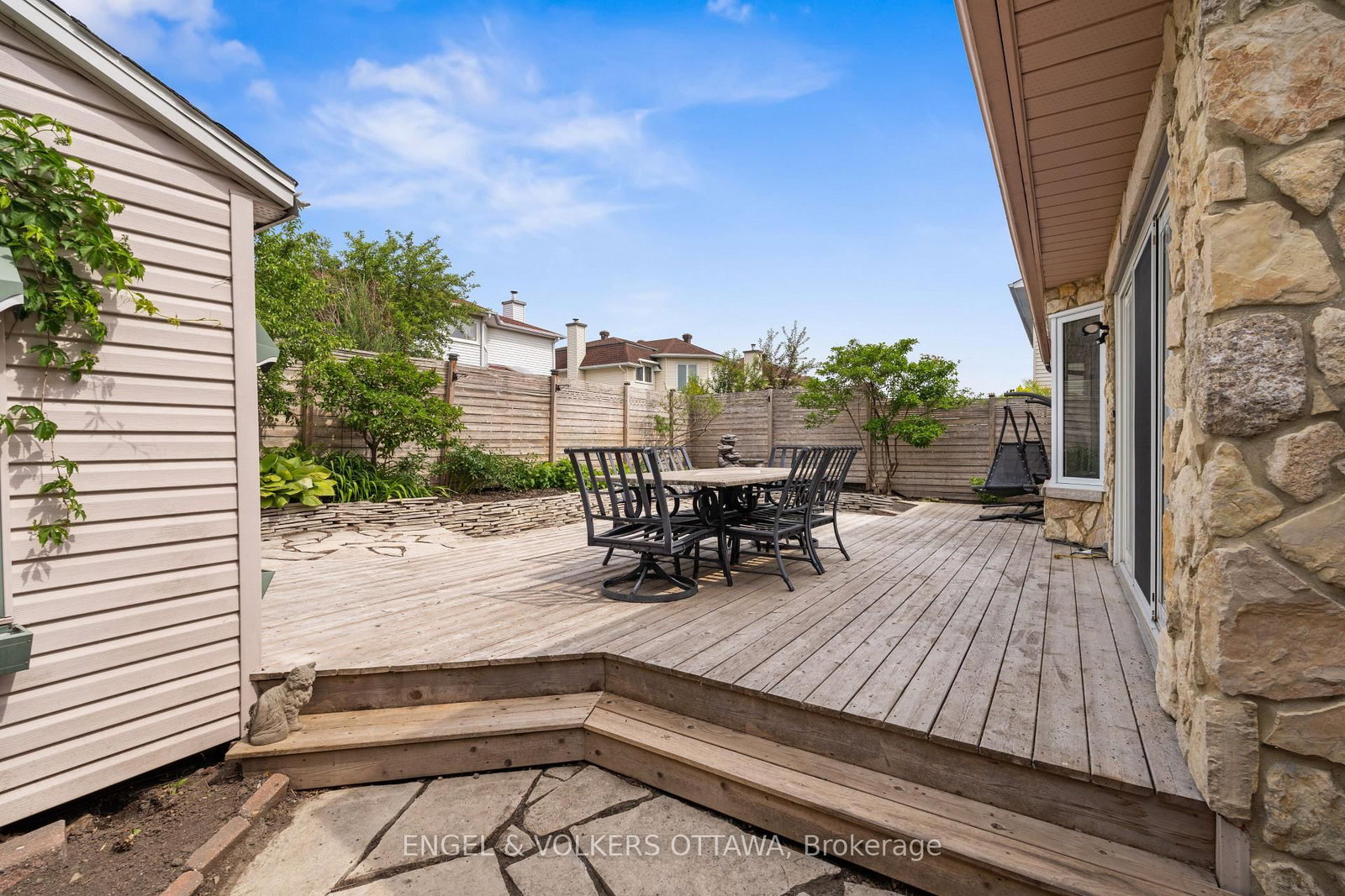 563 Merkley Drive • Ottawa, ON photo 37