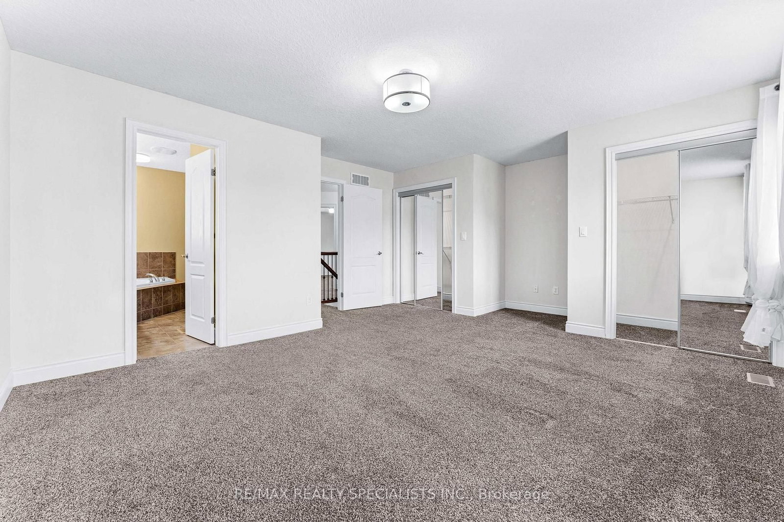 708 Spitfire Street • Woodstock, ON photo 16