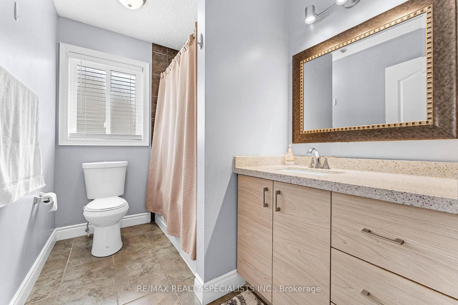 708 Spitfire Street • Woodstock, ON photo 23