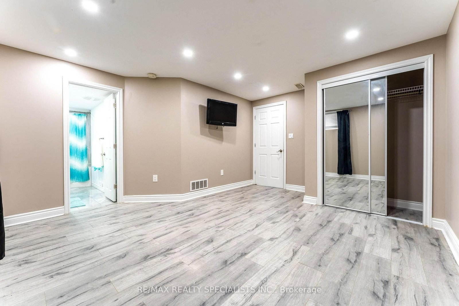 708 Spitfire Street • Woodstock, ON photo 29