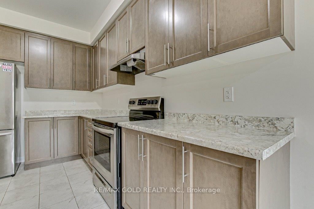 120 Huntingford Trail • Woodstock, ON photo 13