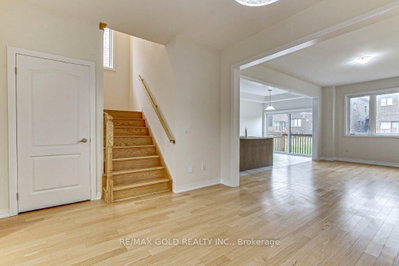 120 Huntingford Trail • Woodstock, ON photo 6