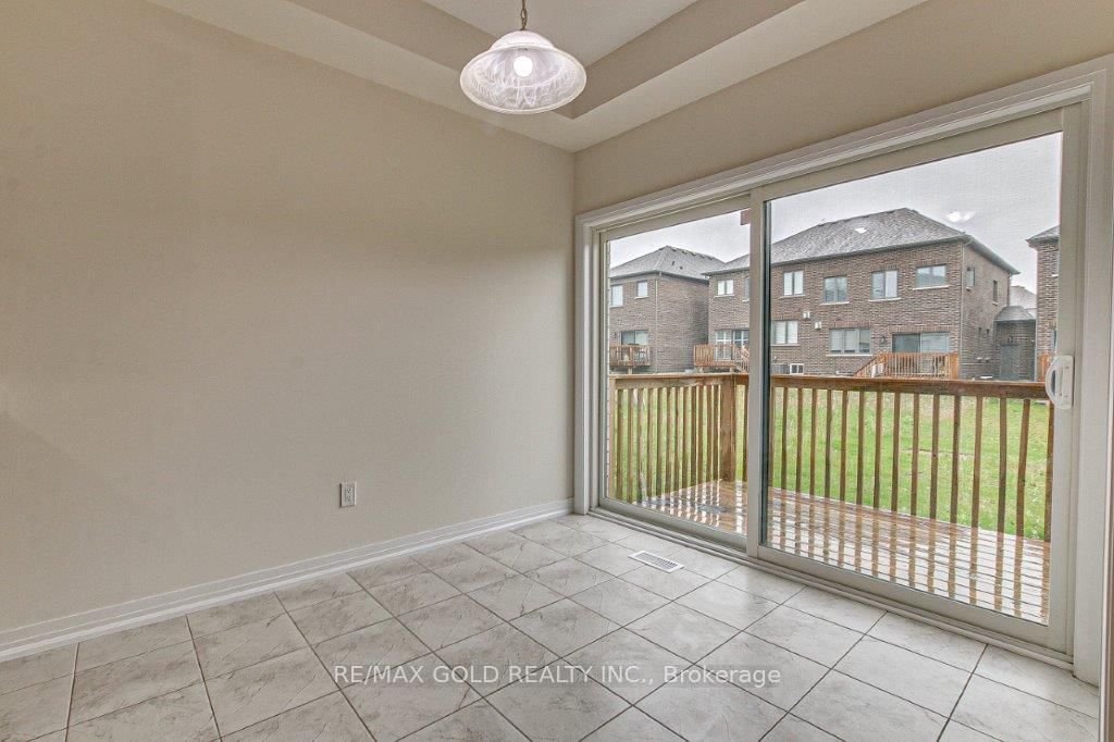120 Huntingford Trail • Woodstock, ON photo 8