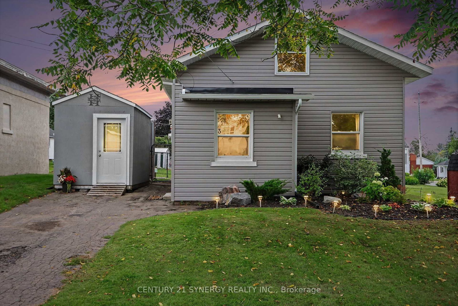 3 McKenzie Avenue • Smiths Falls, ON photo 1